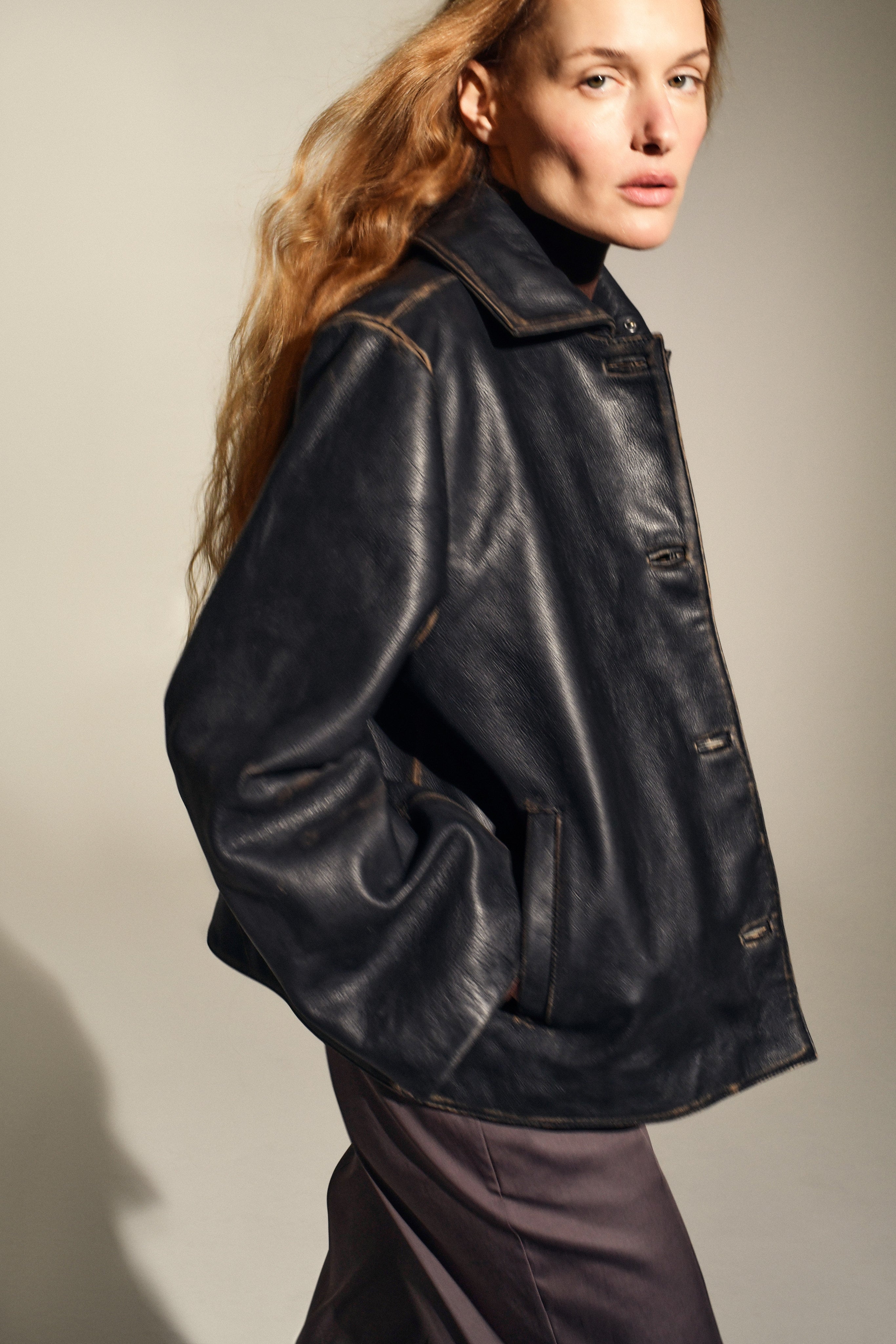 Remi Cropped Jacket in Black Distressed Leather – KALLMEYER Remi Cropped Jacket in Black Distressed Leather – KALLMEYER