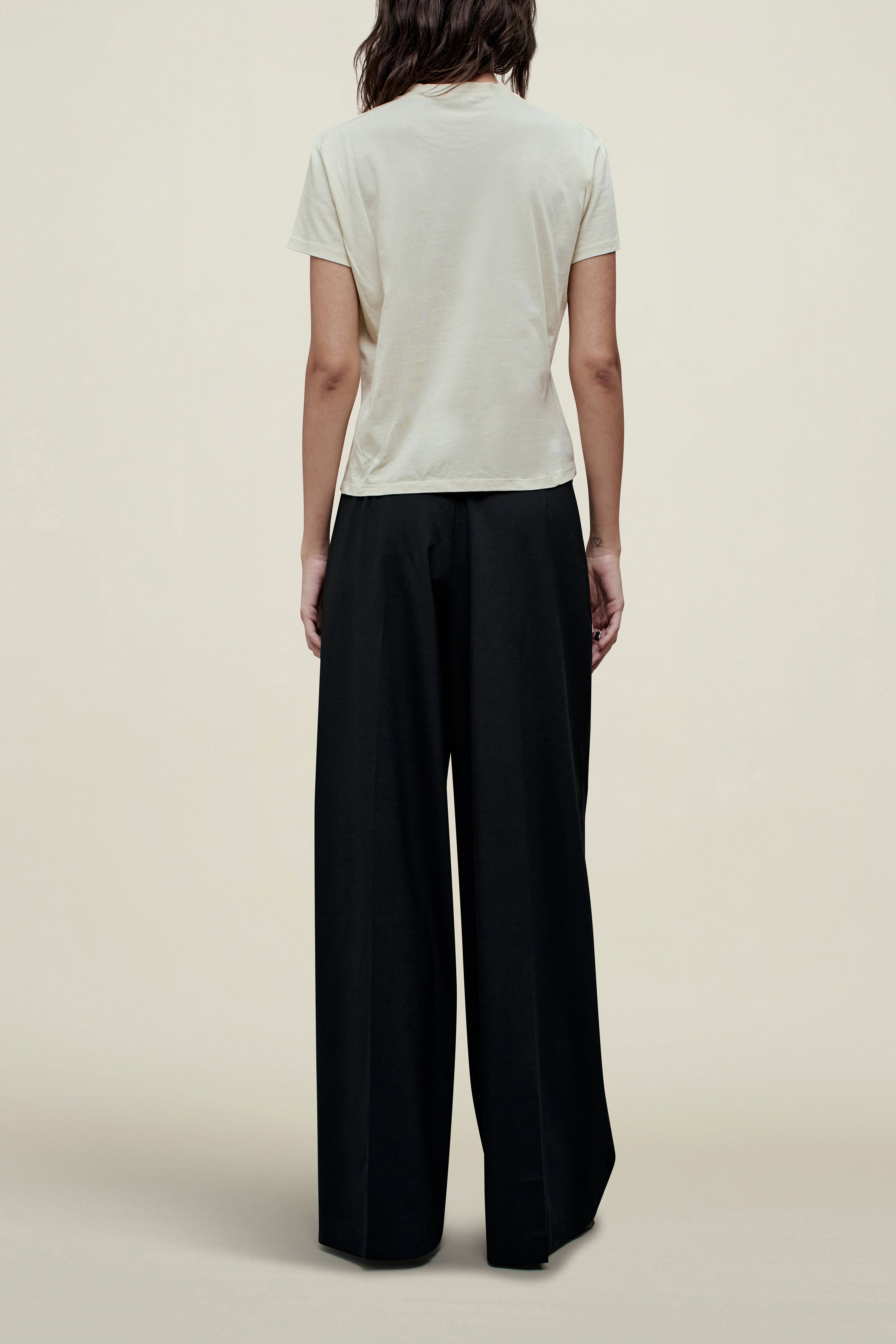Kenzie T-Shirt in Limestone – KALLMEYER