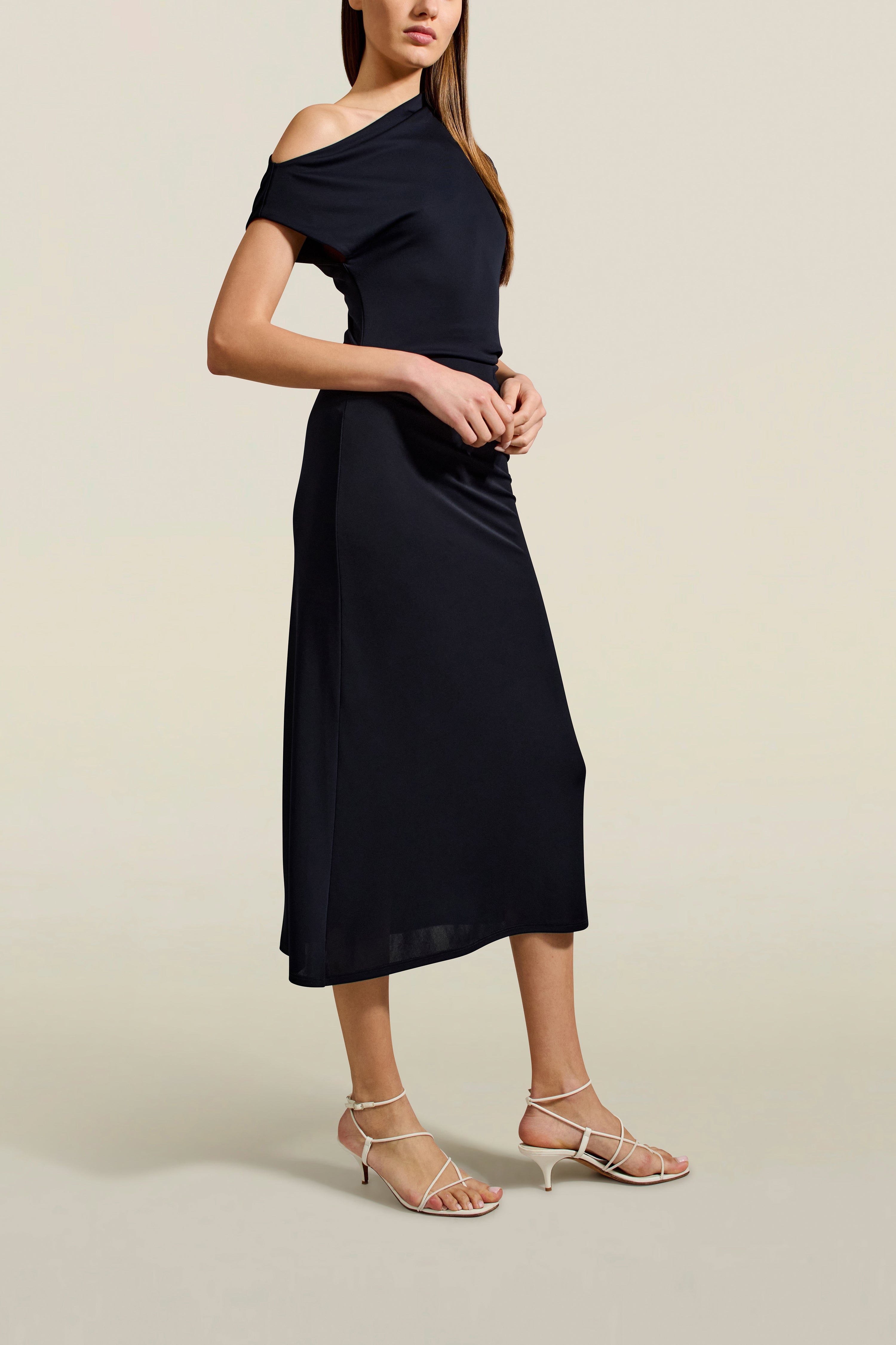 Gwynn Long Dress in Midnight Slinky Jersey – KALLMEYER Gwynn Long Dress in Midnight Slinky Jersey – KALLMEYER