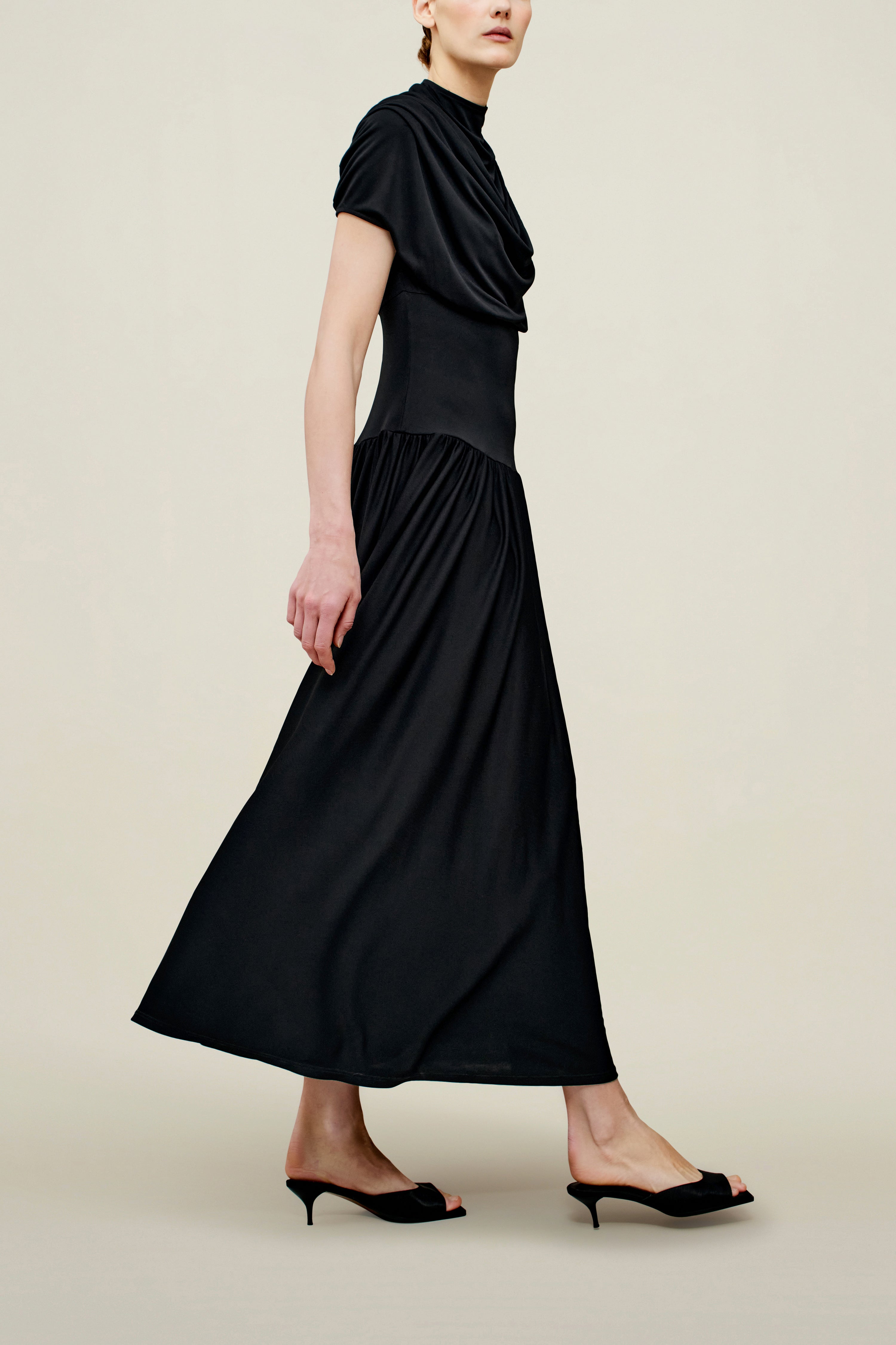 Victoria Draped Gown in Black Slinky Jersey – KALLMEYER