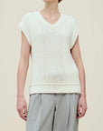 Logan V-Neck Vest in Slub Cotton