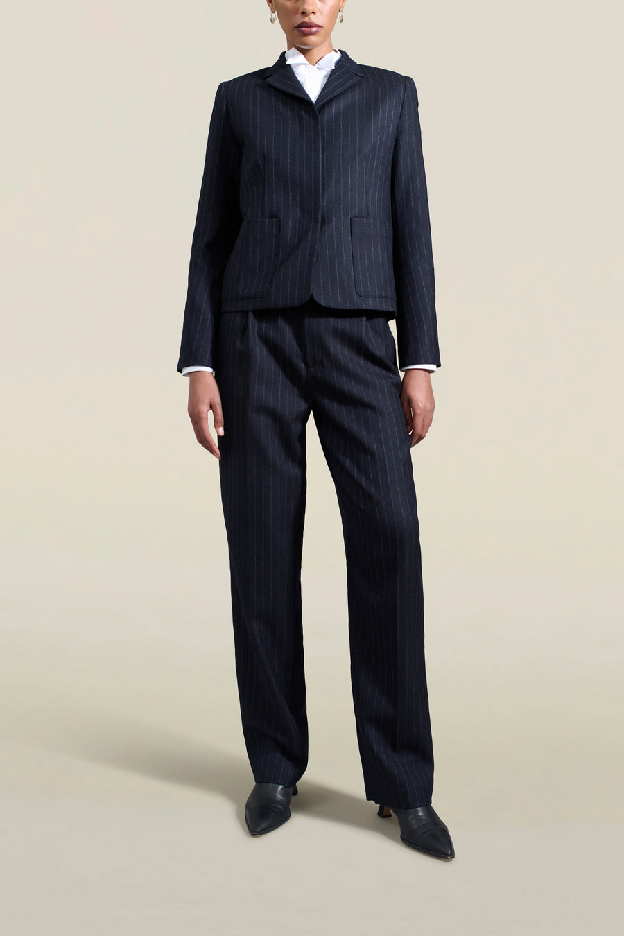 Kiernan Shrunken Blazer in Navy Pinstripe Wool Flannel Suiting