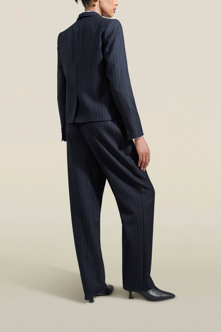 Kiernan Shrunken Blazer in Navy Pinstripe Wool Flannel Suiting