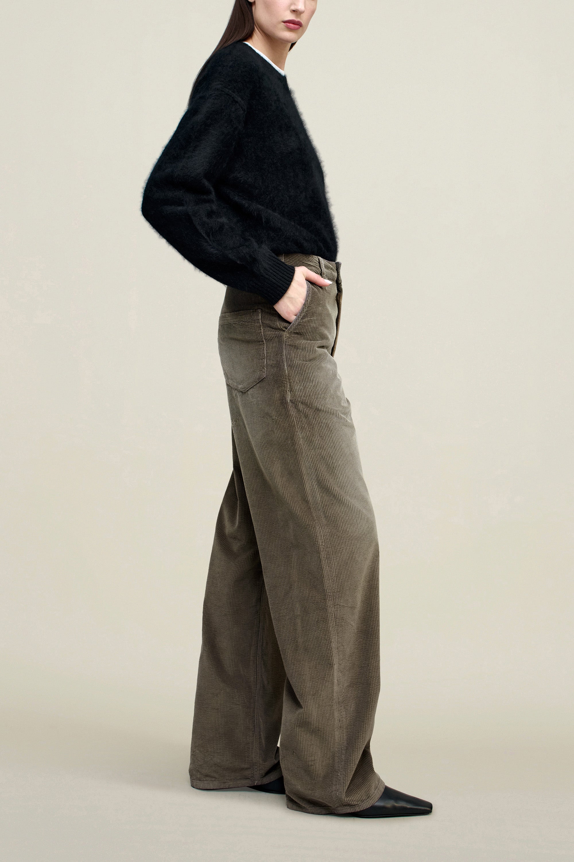 Lena V-Neck in Brushed Cashmere