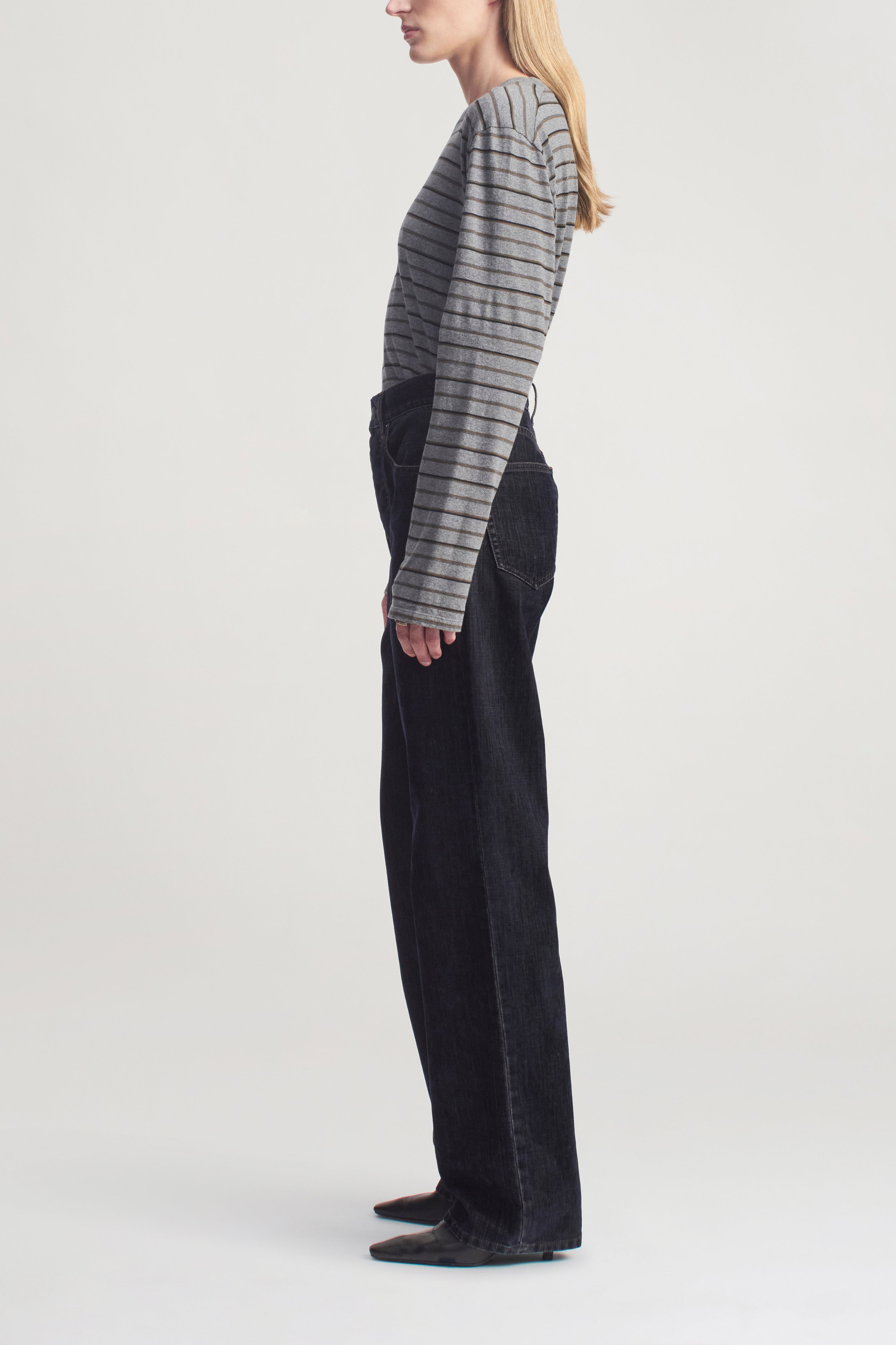 Wynn Long Sleeve T-Shirt in Charcoal Stripe