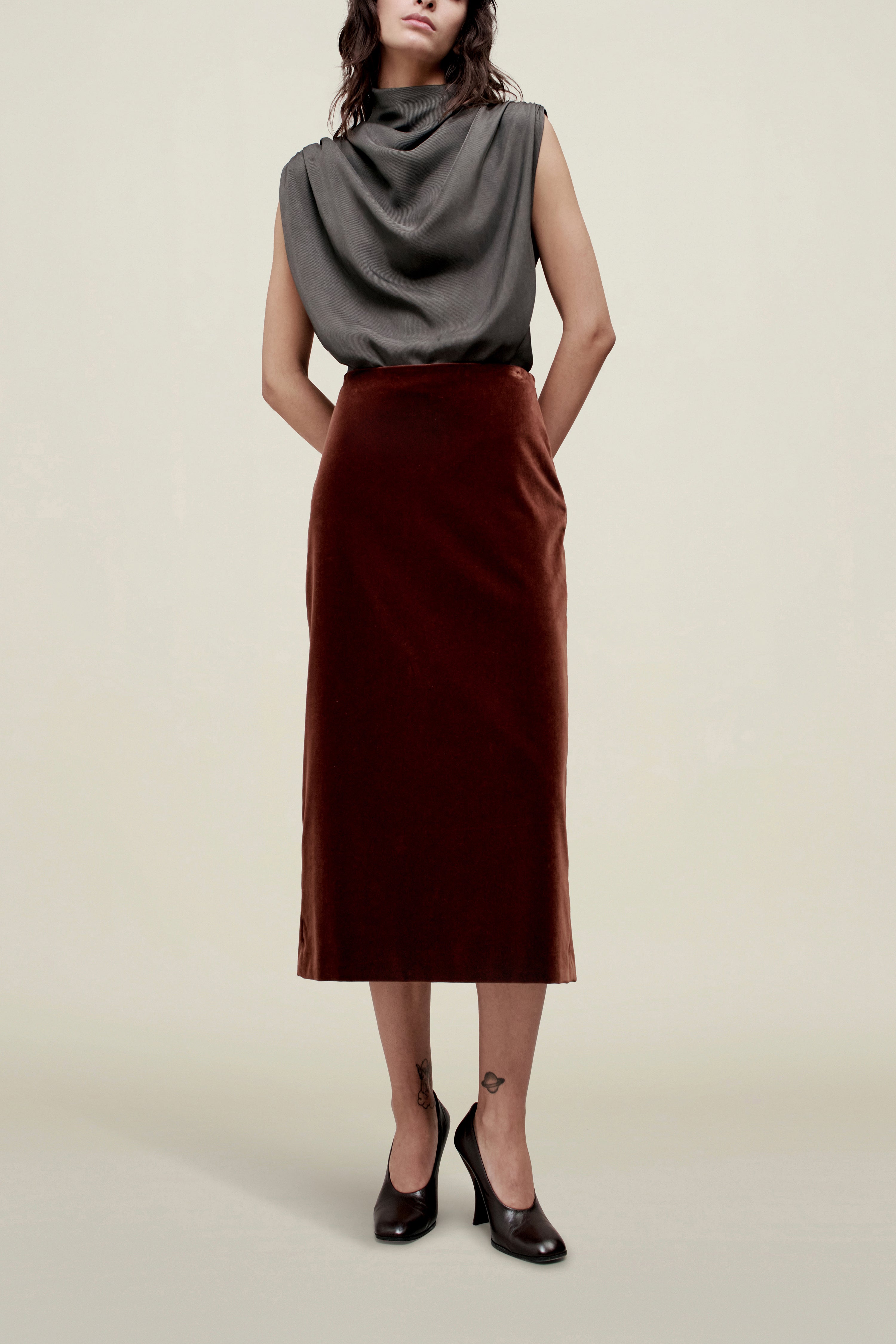 Emilee Pencil Skirt in Velvet