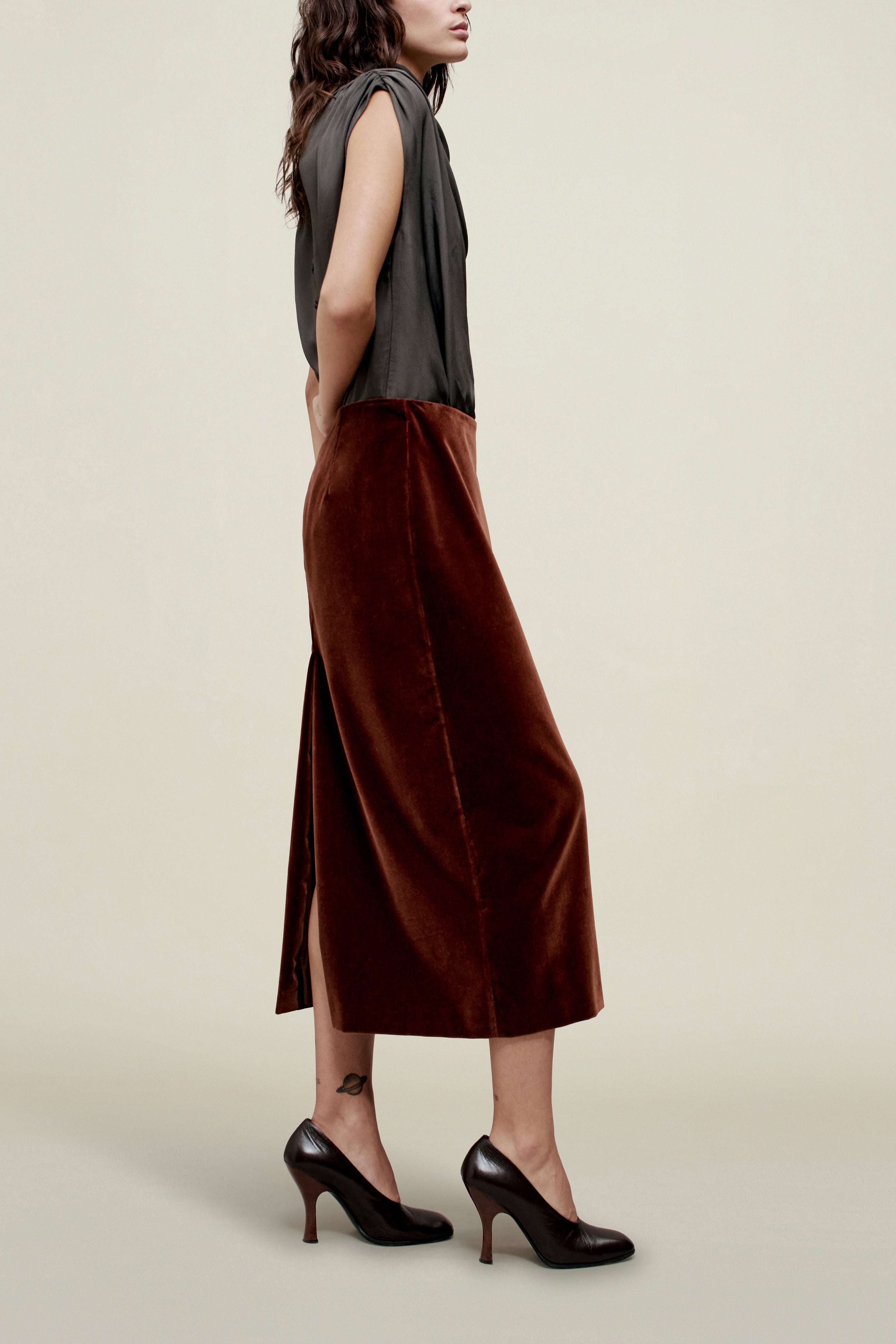 Emilee Pencil Skirt in Velvet