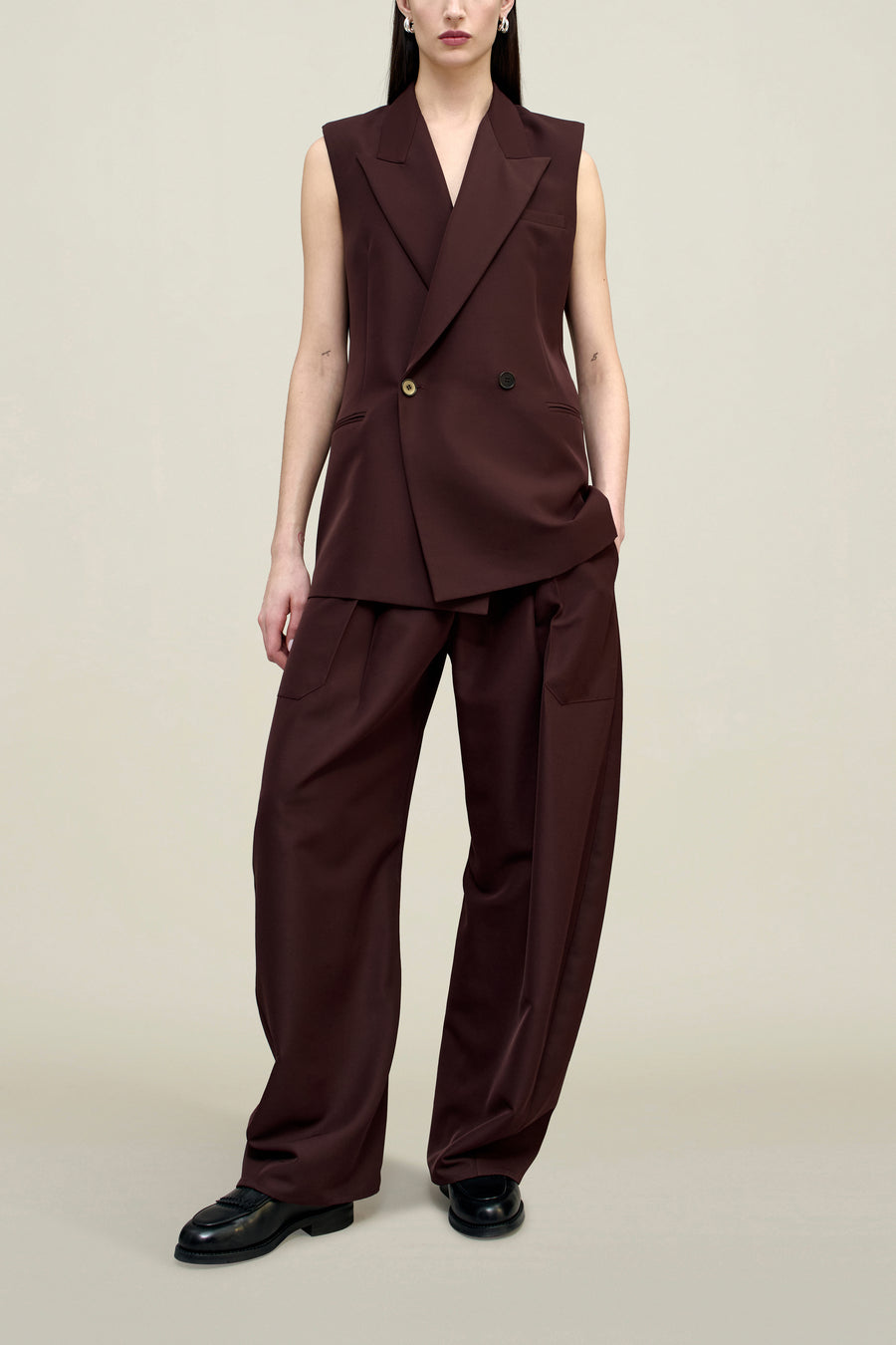 Deon Sleeveless Blazer in Gazar Suiting