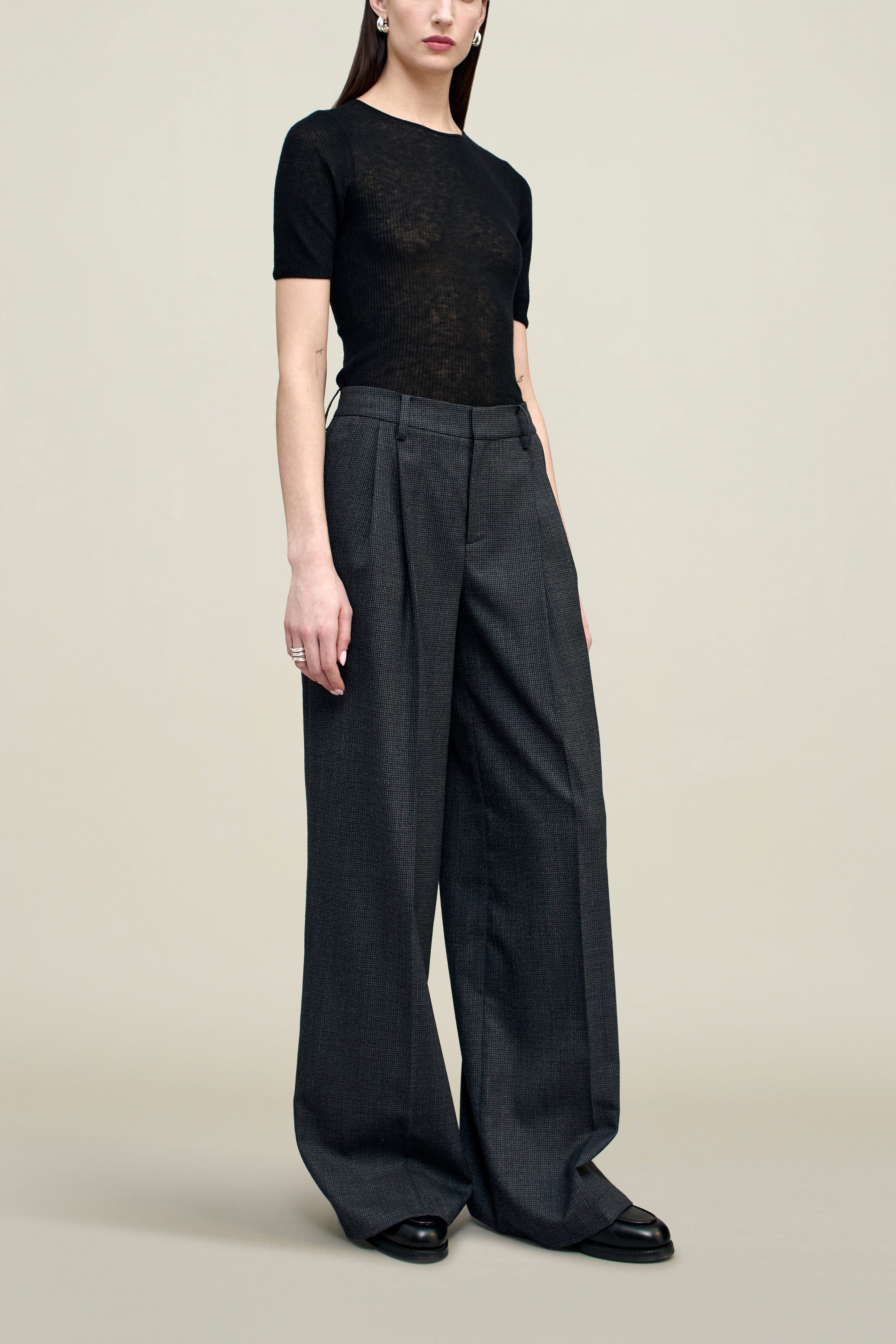 Roxana Low-Rise Trouser in Light Wool Suiting