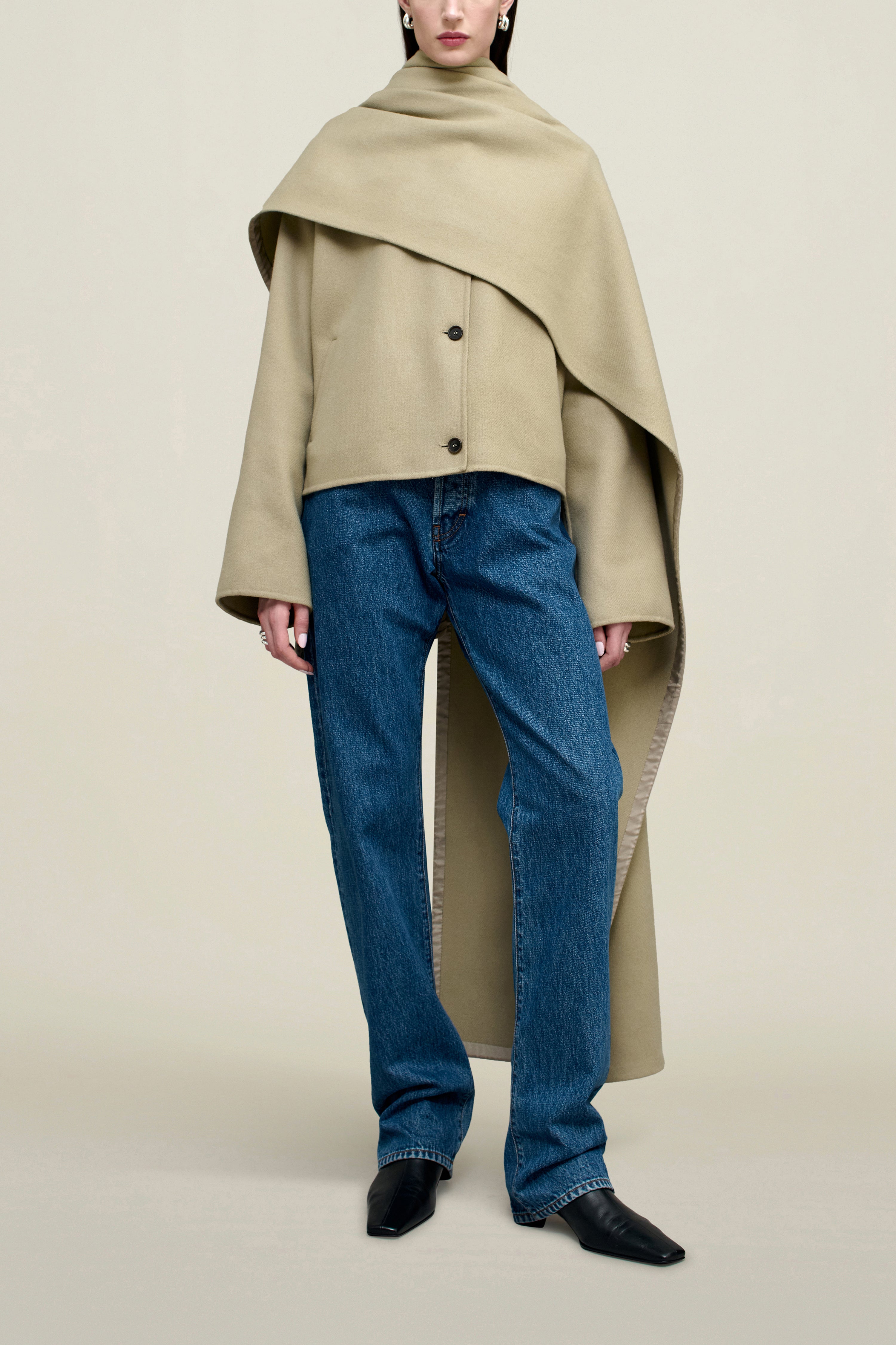 Abby Cropped Jacket in Virgin Wool