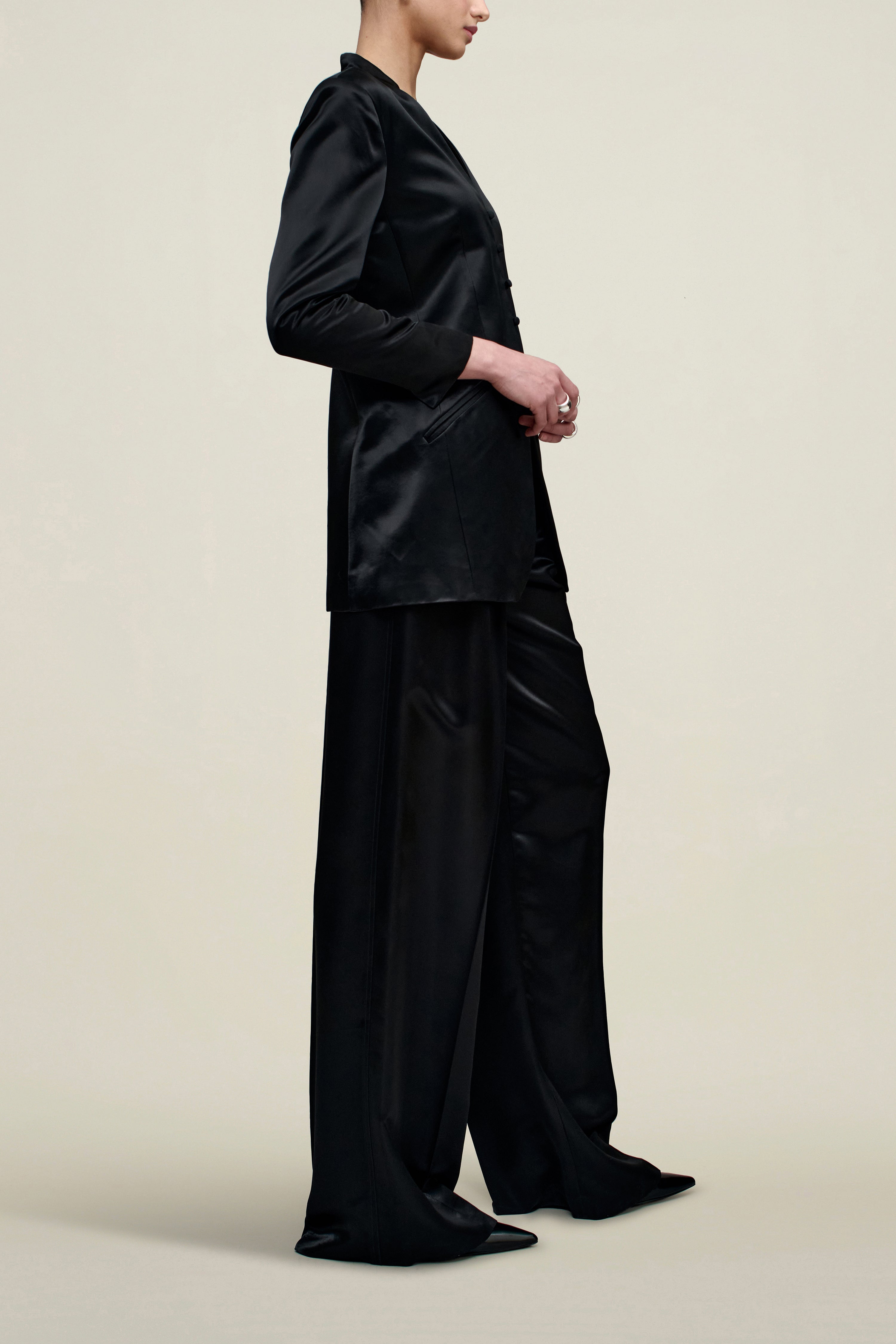 Ona Blazer in Liquid Twill