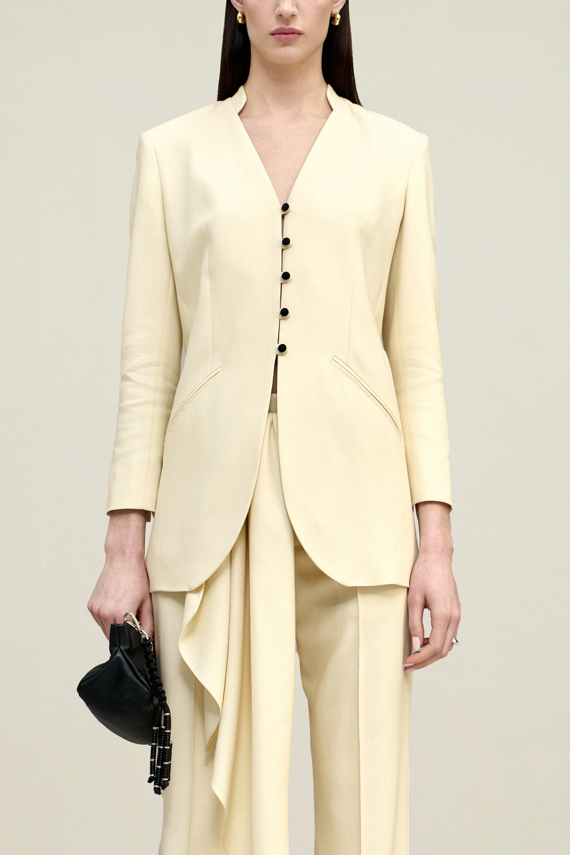 Ona Blazer in Virgin Wool Blend