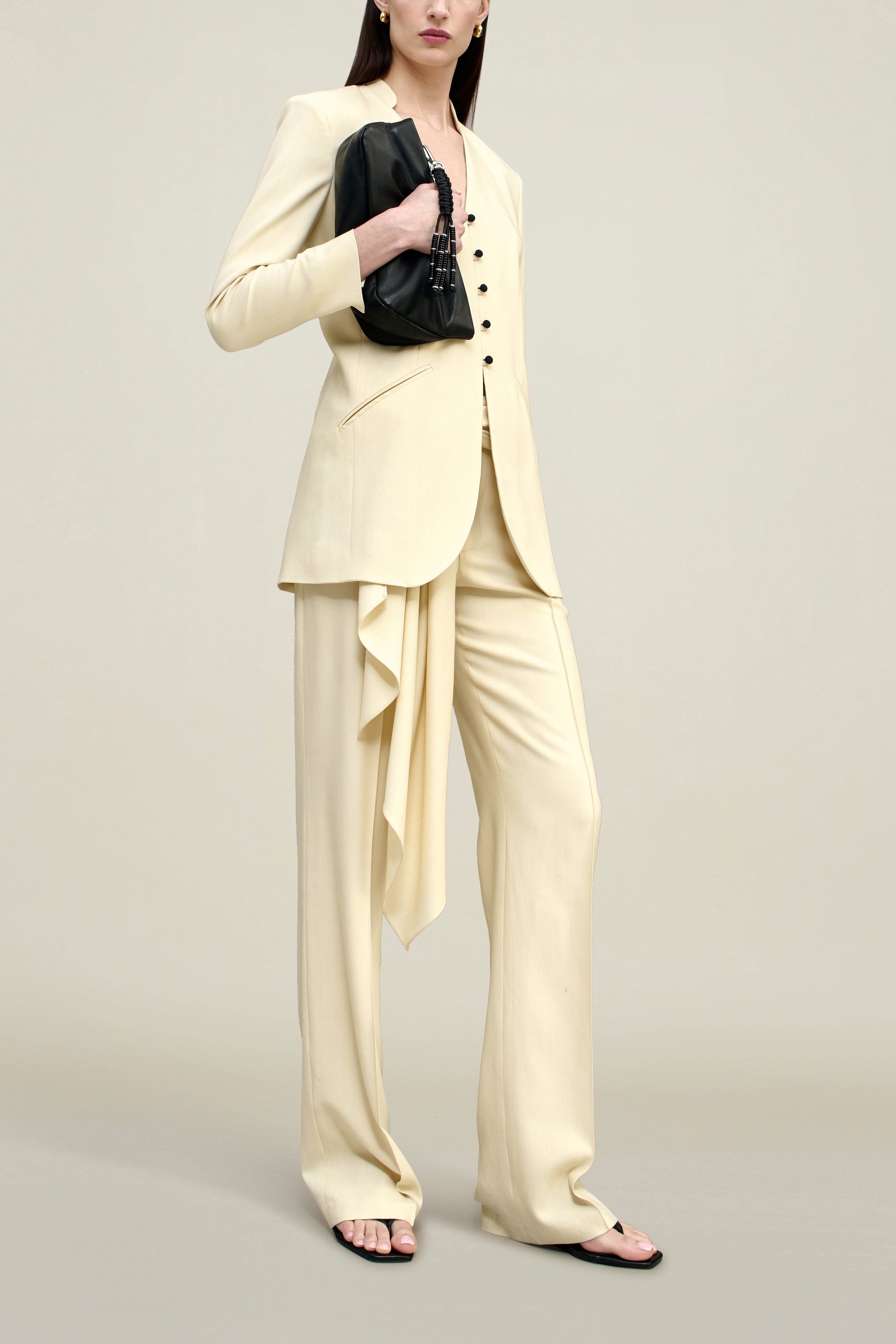 Ona Blazer in Virgin Wool Blend