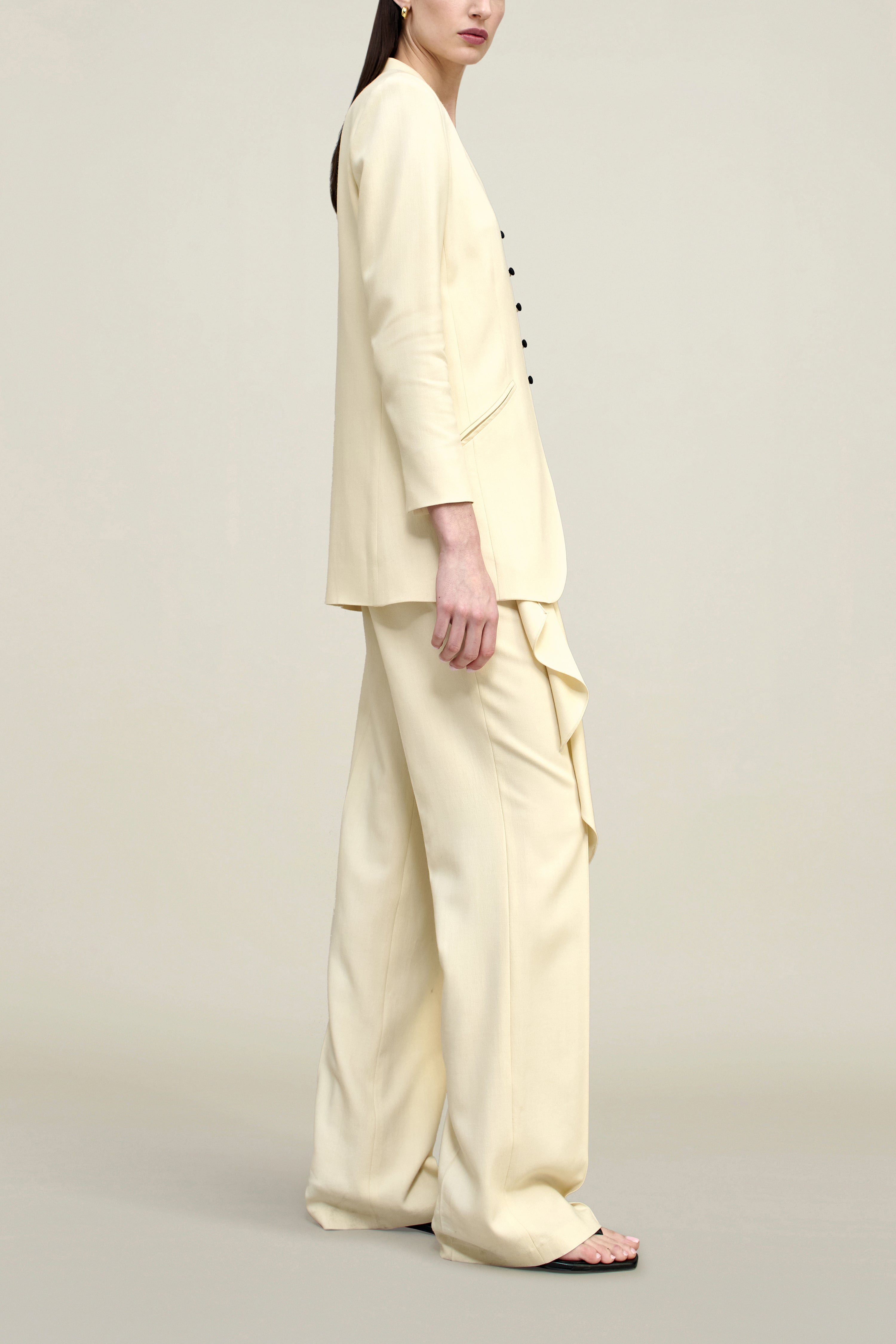 Ona Blazer in Virgin Wool Blend