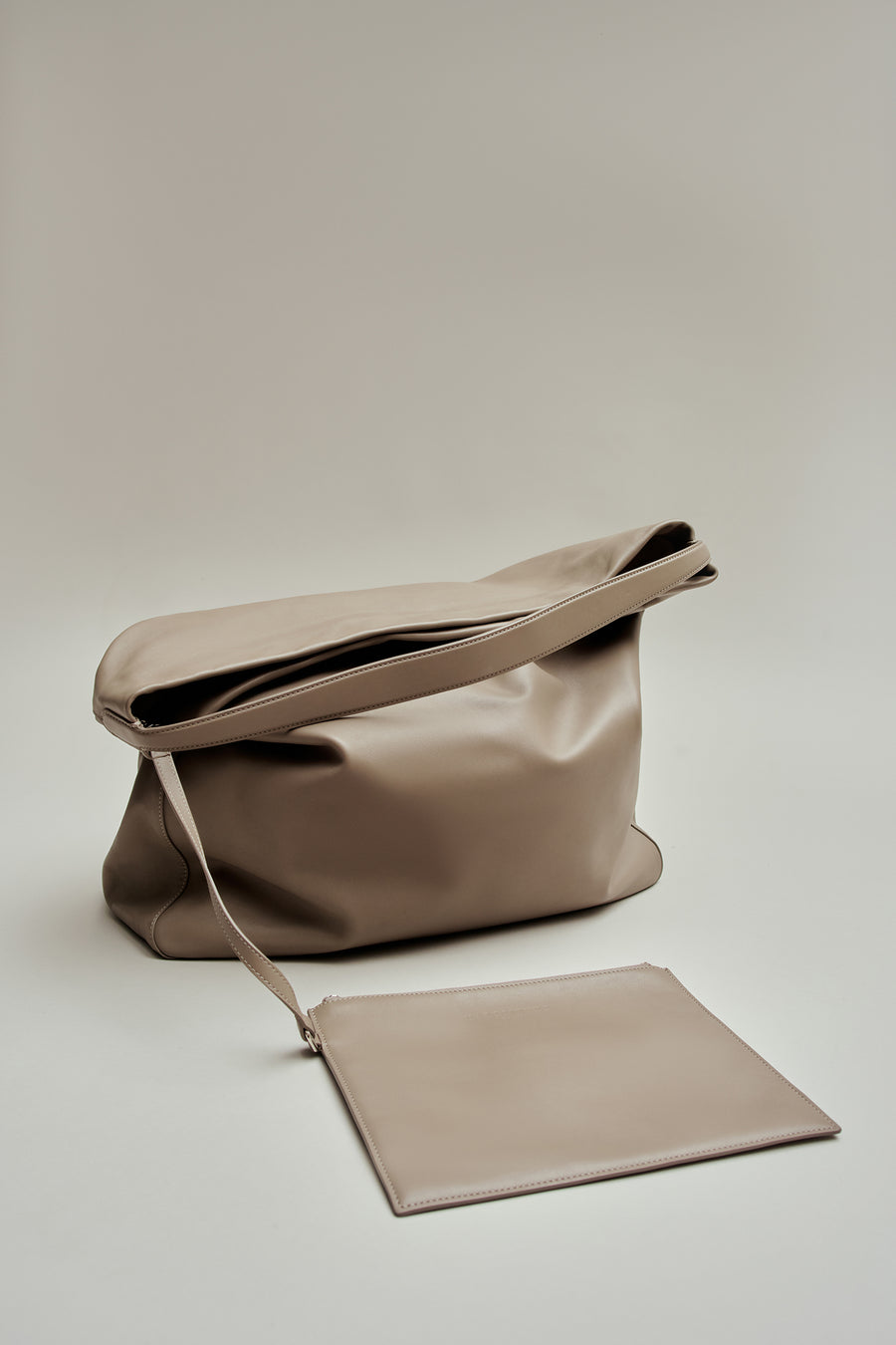 Toulon Slouch Bag in Leather