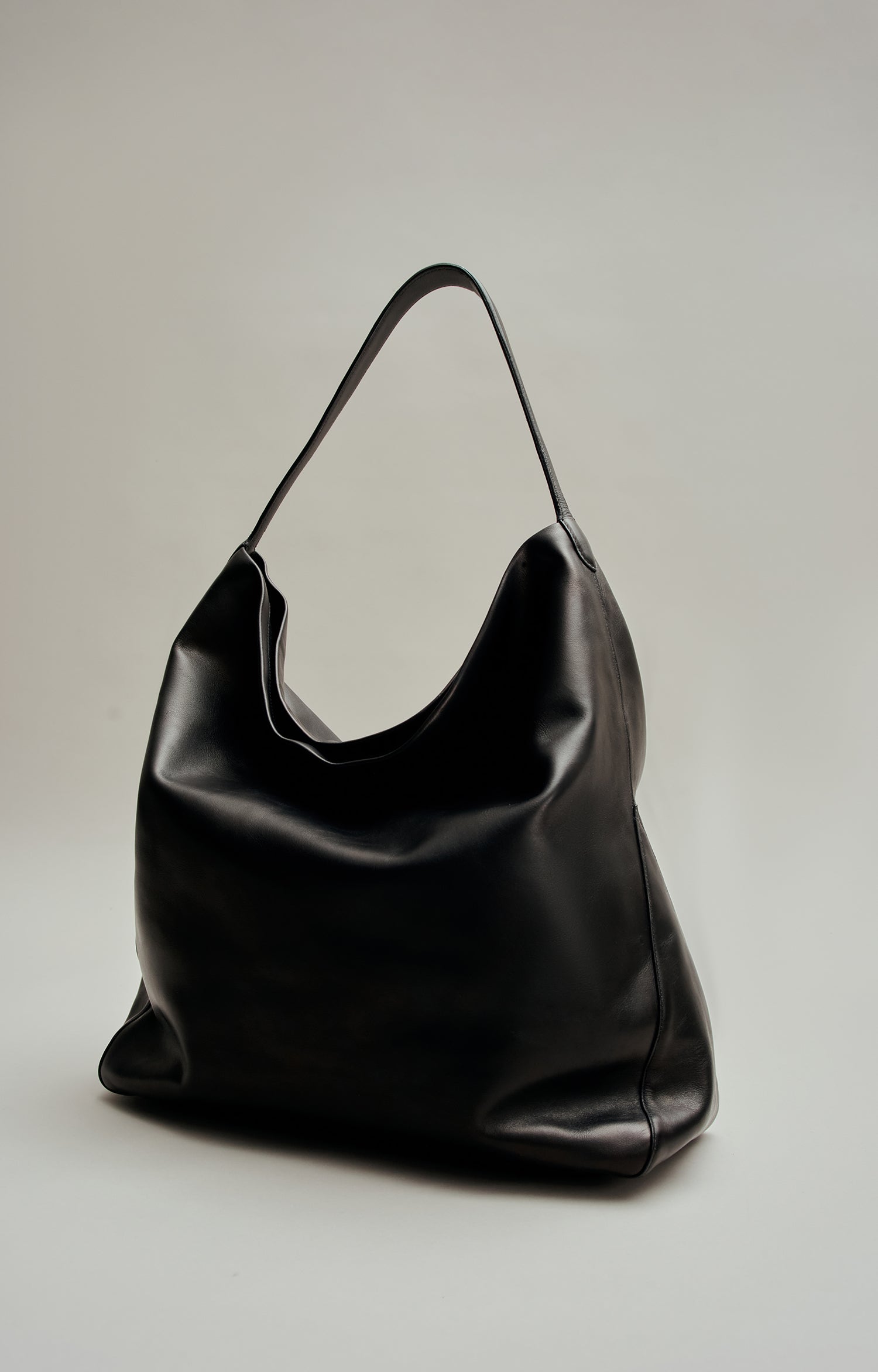 Toulon Slouch Bag in Leather