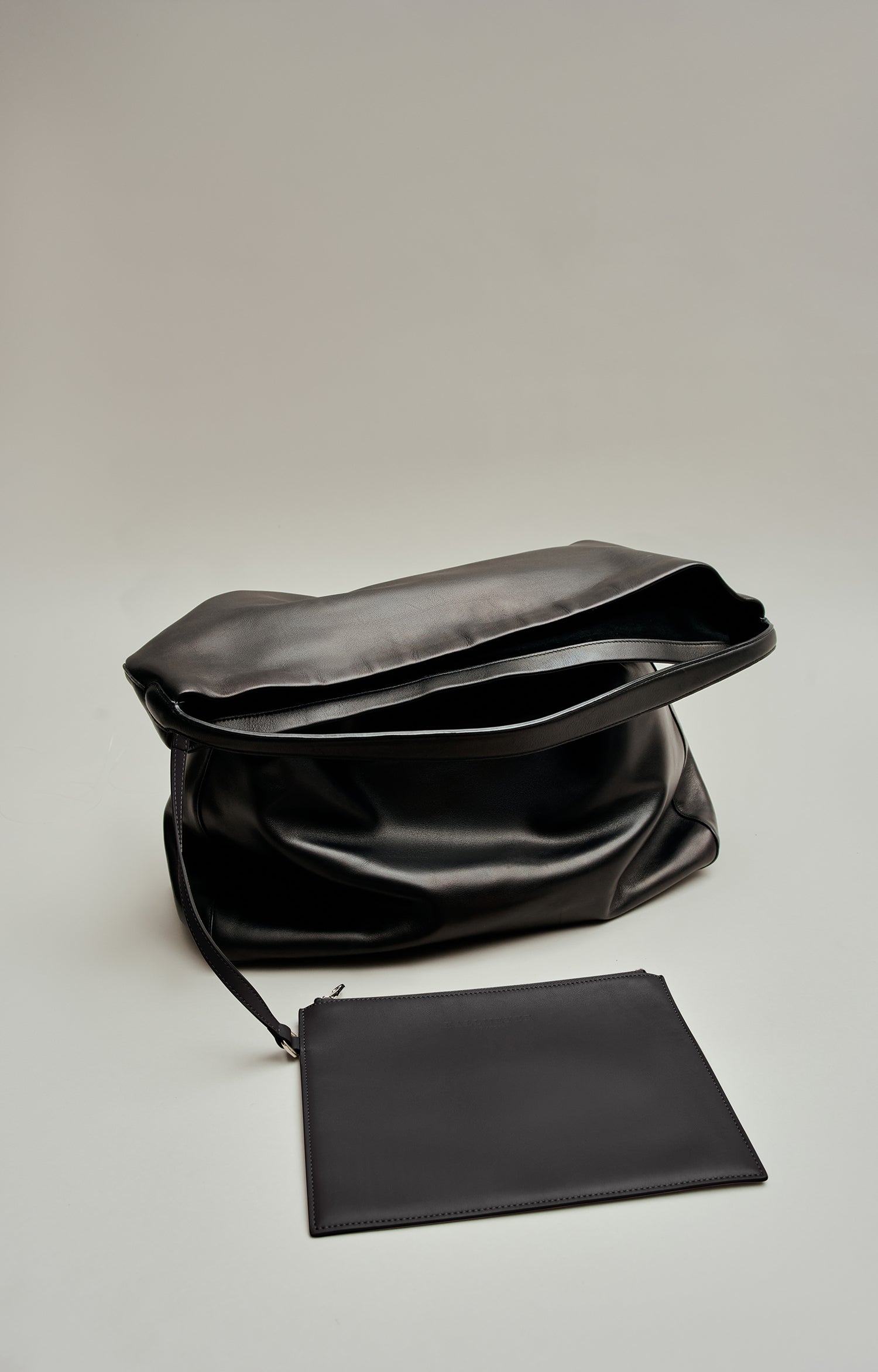 Toulon Slouch Bag in Leather