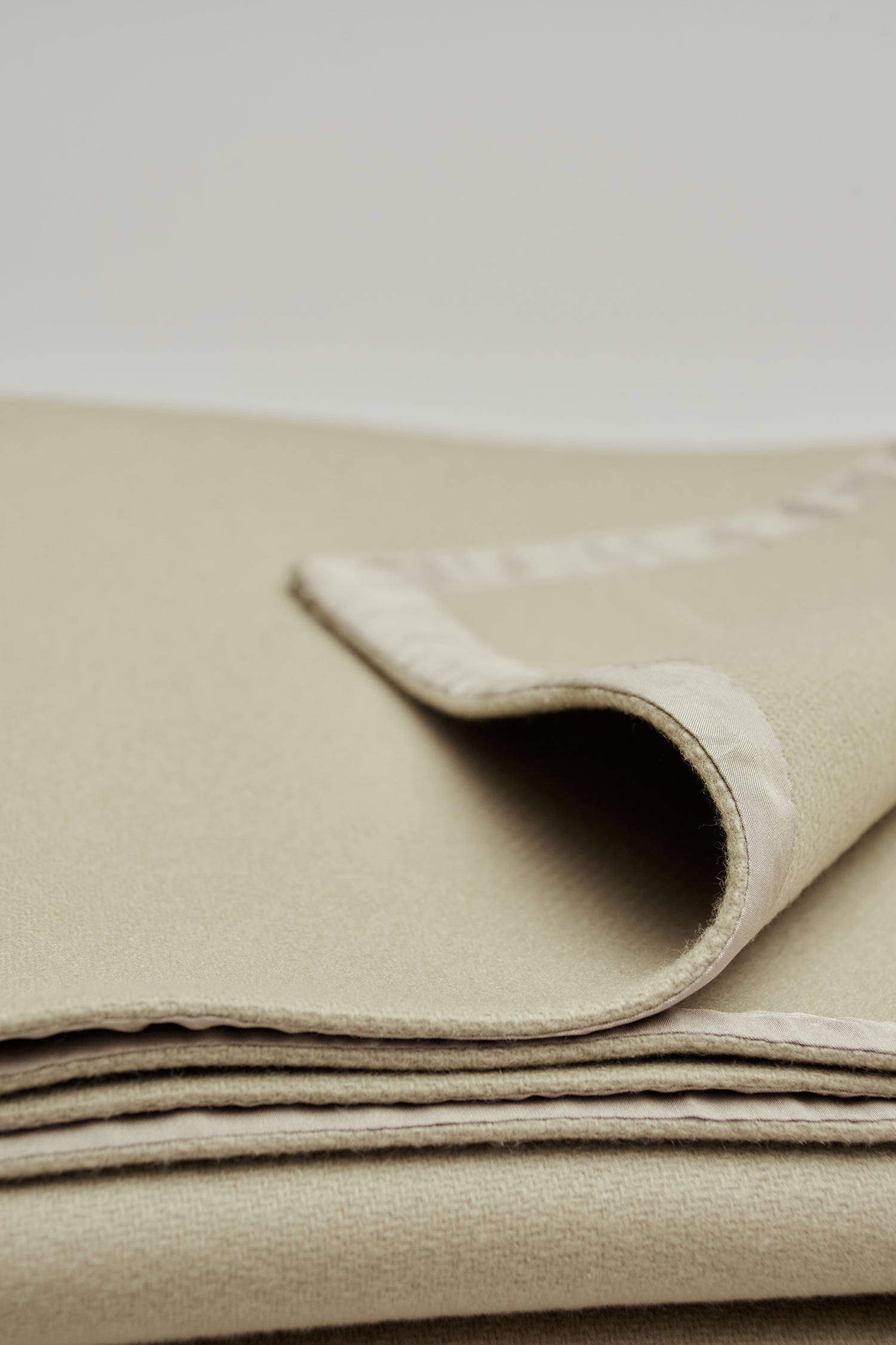 Solden Blanket Scarf in Double-Faced Wool Cashmere