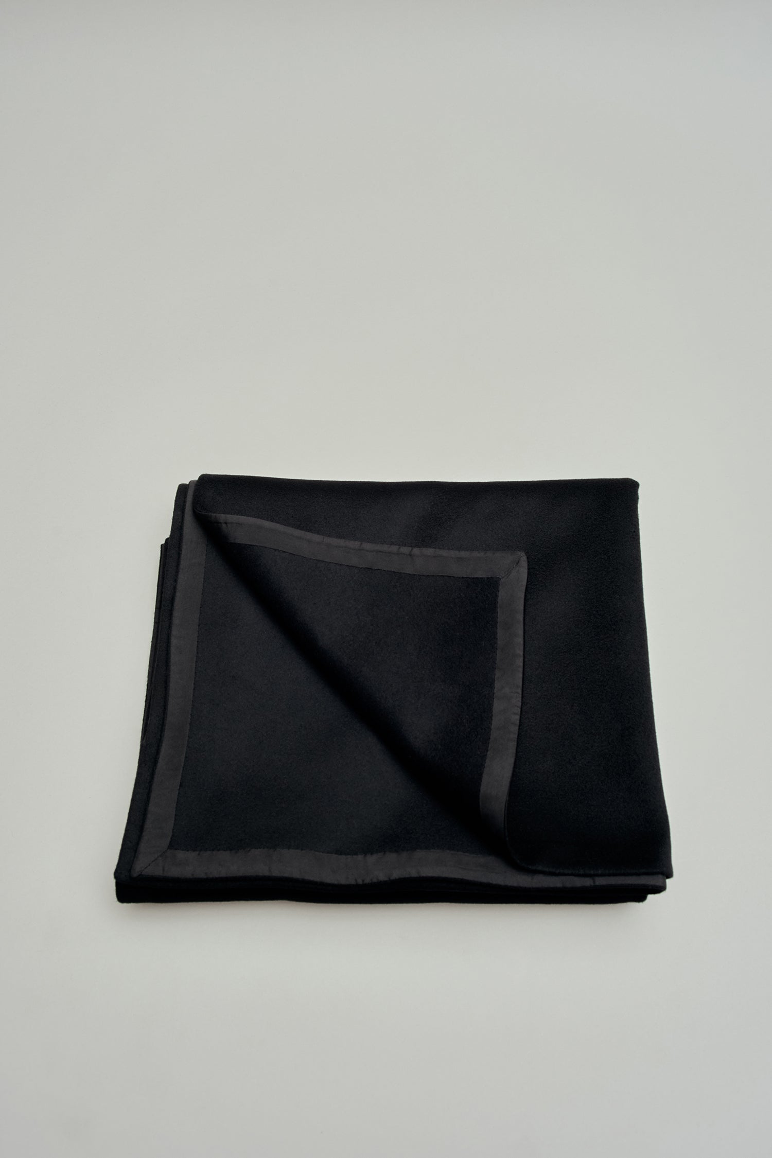 Solden Blanket Scarf in Double-Faced Wool Cashmere