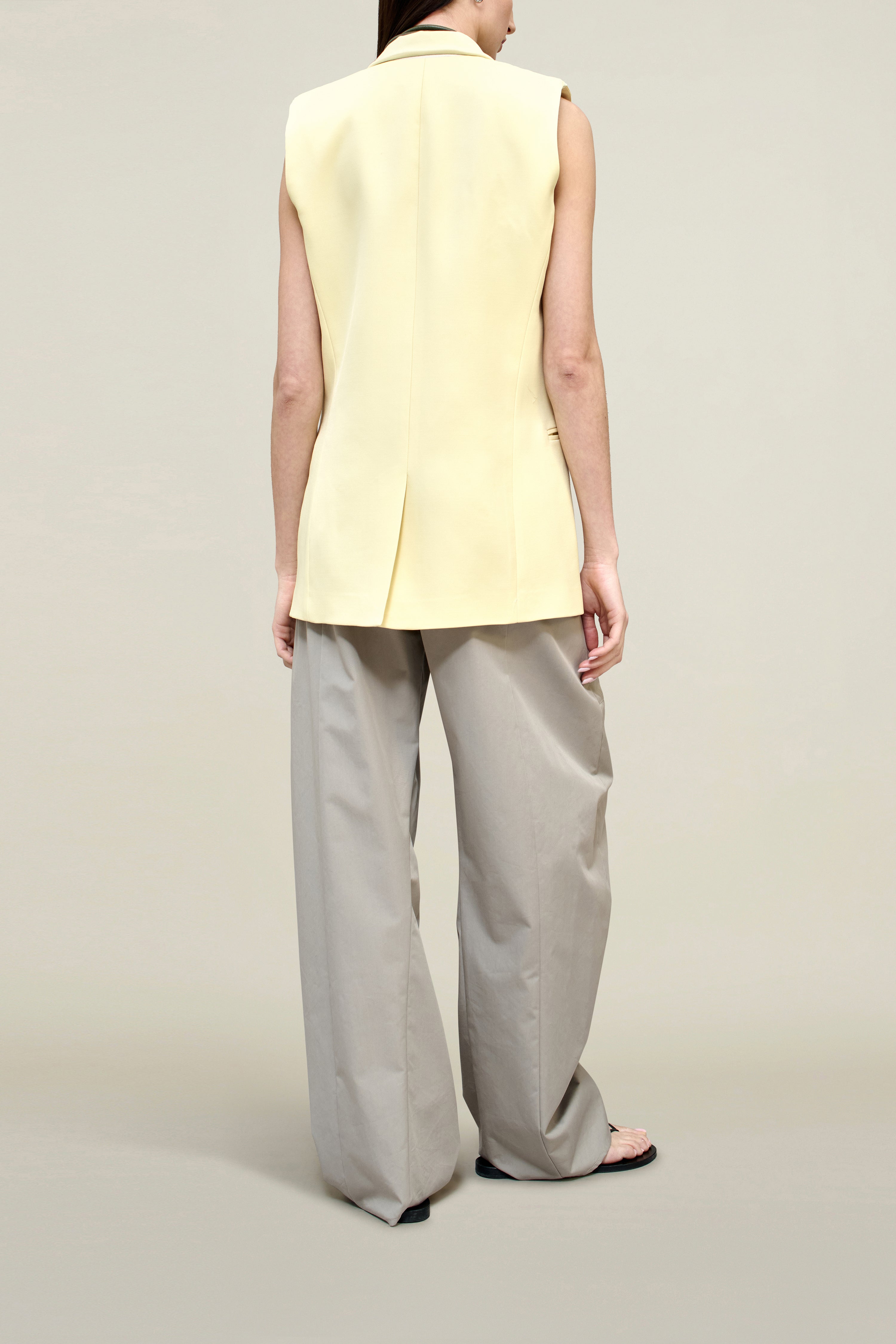 Deon Sleeveless Blazer in Grampian Twill