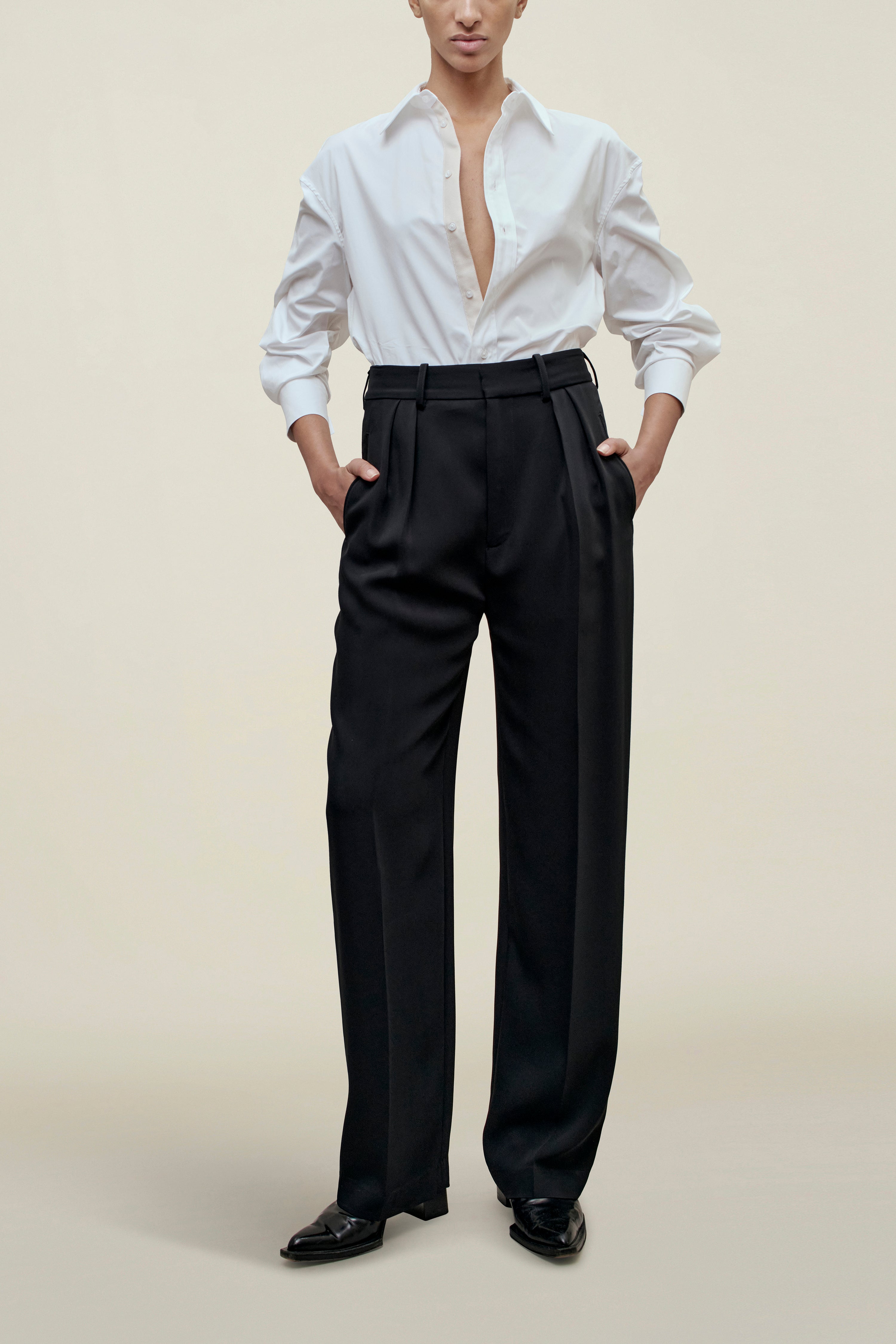 Aiden Pleated Trouser in Viscose Cady