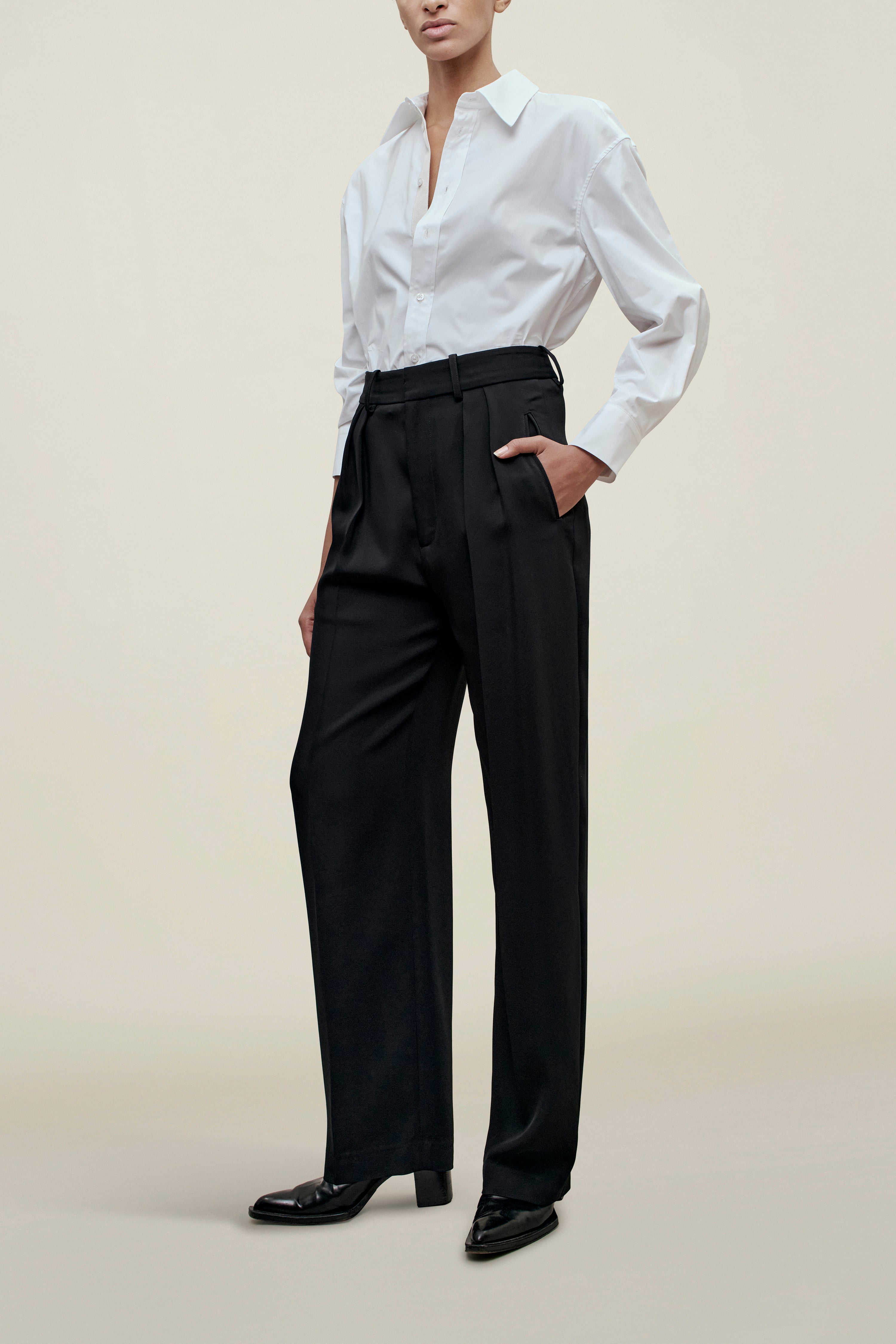 Aiden Pleated Trouser in Viscose Cady