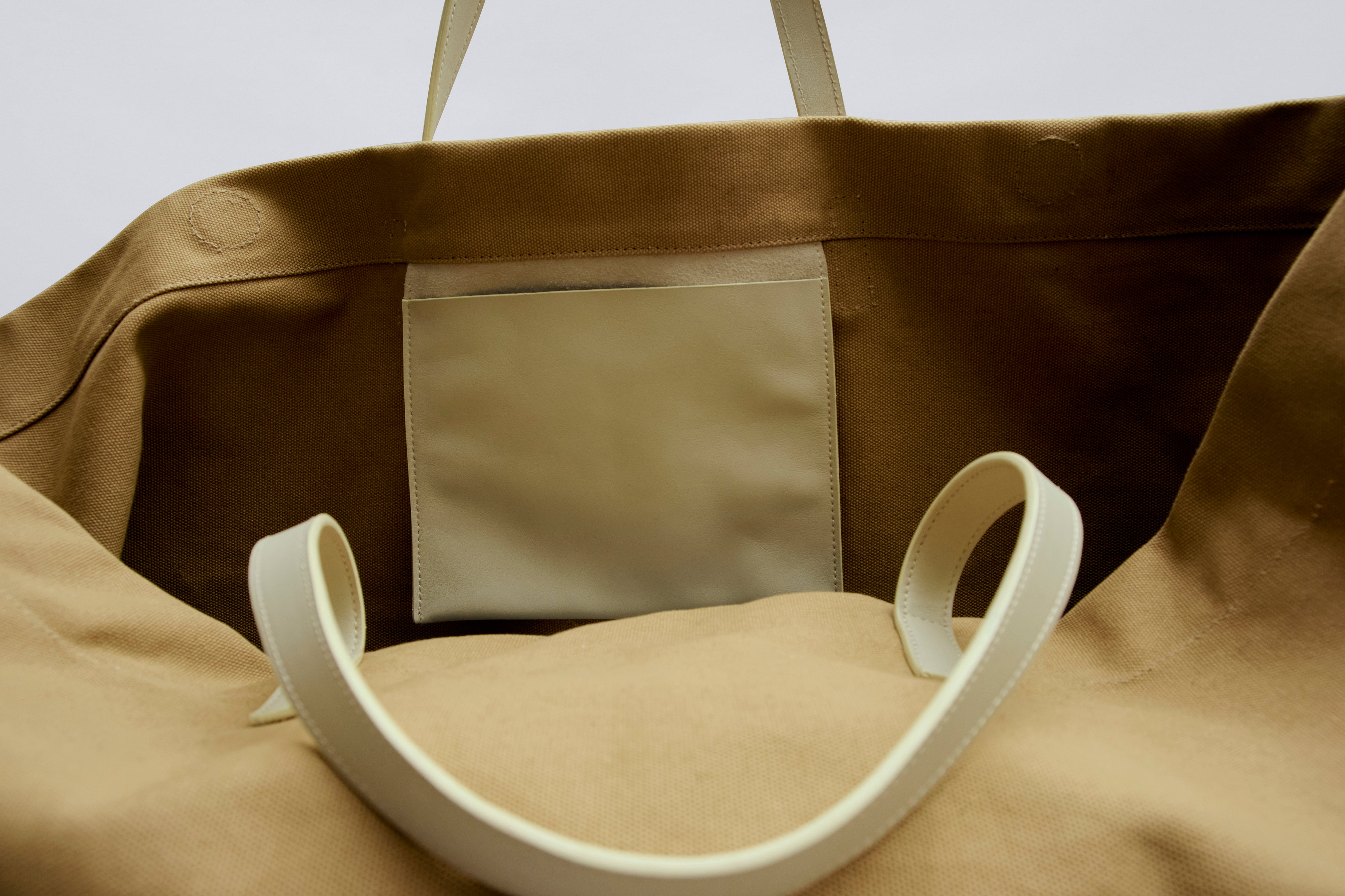 Cottage Tote in Canvas