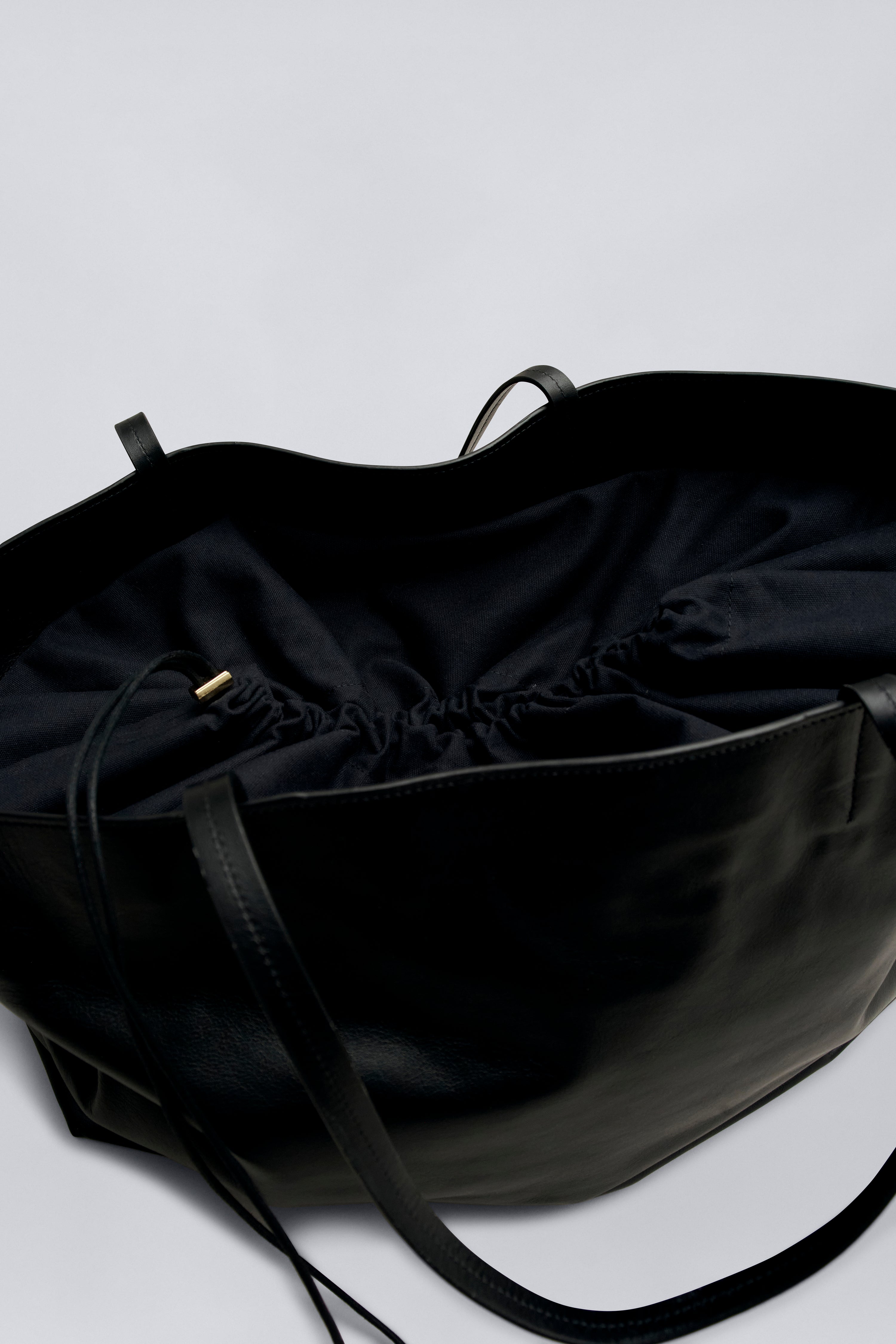 Weekender Bag in Leather