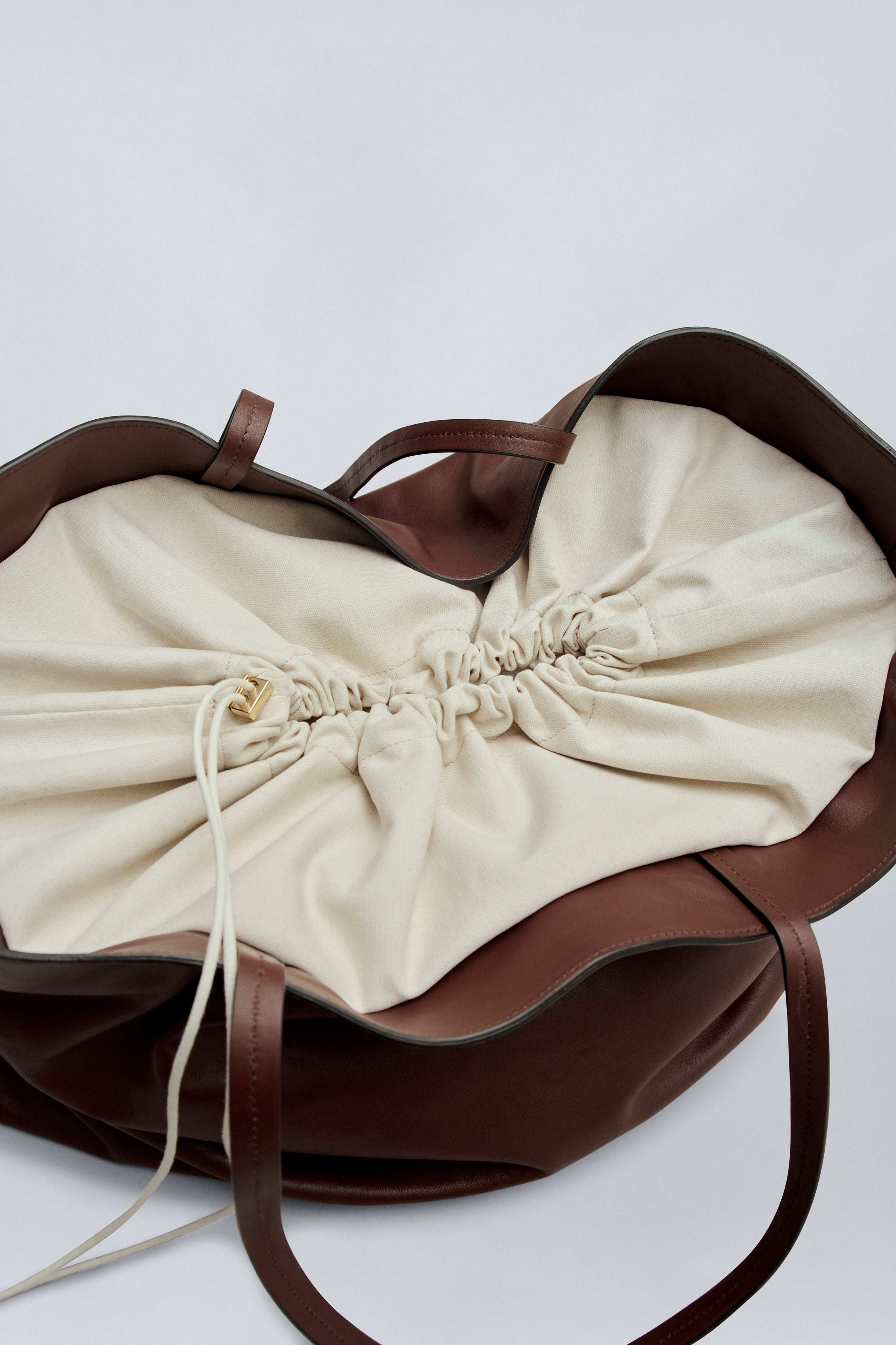 Weekender Bag in Leather