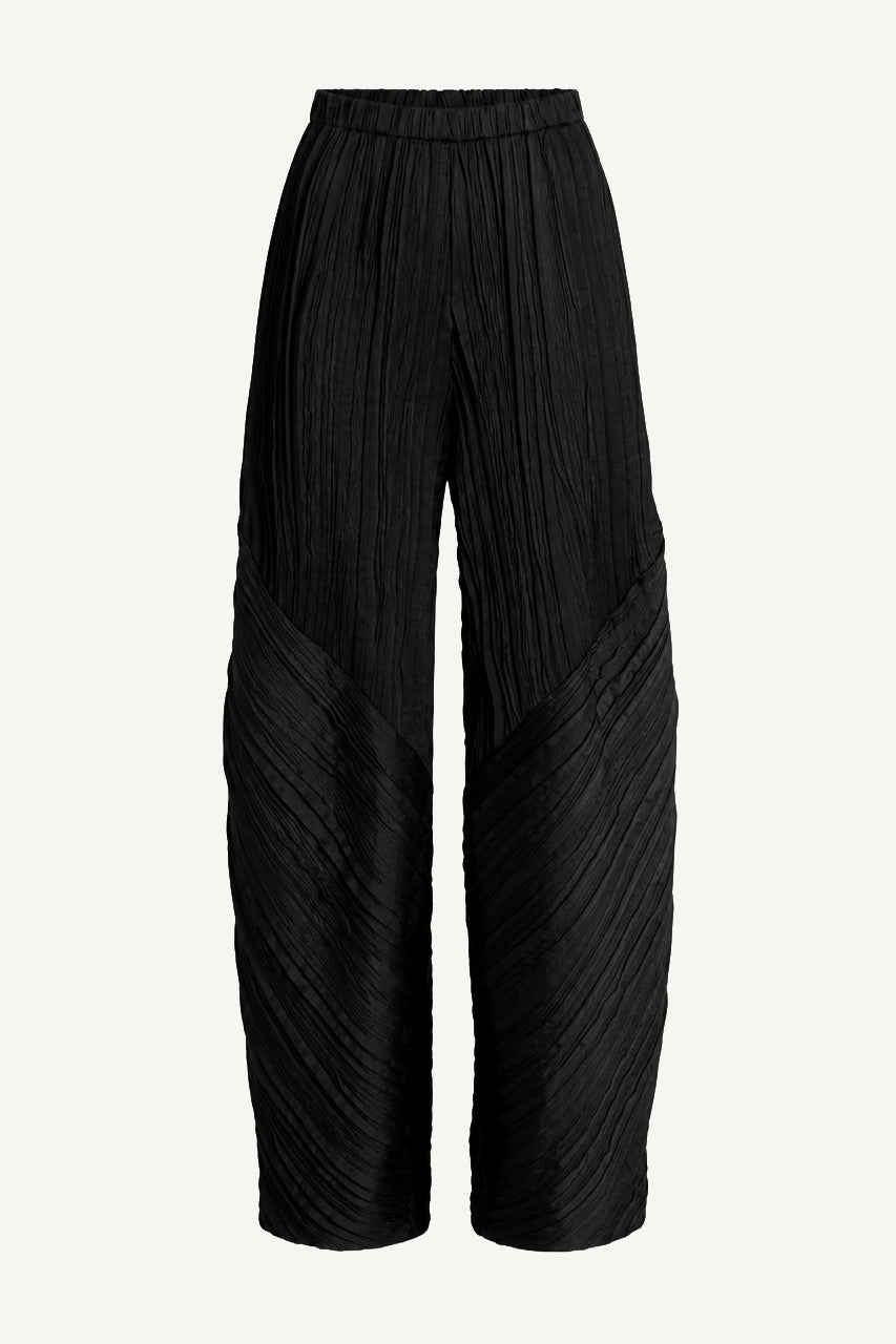 Danika Pant in Satin Plissé